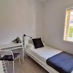 Rent a room of 240 m² in barcelona