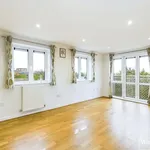 Flat to rent in The Pinnacle, Kings Road, Reading, Berkshire RG1