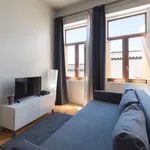 Rent 1 bedroom apartment of 90 m² in Porto