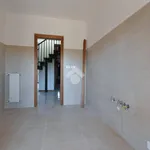 Rent 5 bedroom apartment of 150 m² in Roma