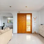 Rent 3 bedroom house of 194 m² in Valencia