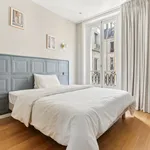 Rent 3 bedroom apartment of 135 m² in Paris