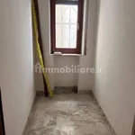 Affitto 5 camera appartamento di 145 m² in Caserta