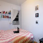 Rent 3 bedroom apartment in Williamsburg