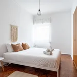 Rent 3 bedroom apartment of 84 m² in Lisbon