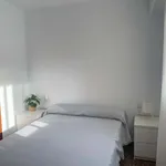 Rent a room of 90 m² in Valencia