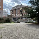 Affitto 4 camera appartamento di 135 m² in Viterbo