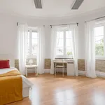 Rent 12 bedroom apartment in Lisbon