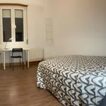 Rent 3 bedroom apartment in Bilbao