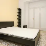 Rent 4 bedroom apartment in Milan