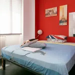 Rent a room of 98 m² in Milan