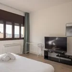 Rent 1 bedroom apartment of 30 m² in Barcelona