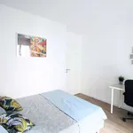 Rent a room in paris