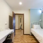 Rent 4 bedroom apartment in Porto