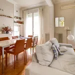 Rent 4 bedroom apartment in Barcelona