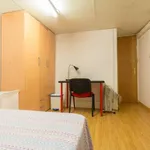 Rent a room of 260 m² in madrid