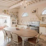 Rent 8 bedroom house of 400 m² in Signa