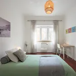 Rent 7 bedroom apartment in Lisbon