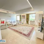 Affitto 5 camera appartamento di 300 m² in Rome