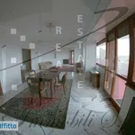 Affitto 6 camera appartamento di 315 m² in Rome