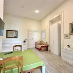 Rent 2 bedroom apartment of 40 m² in Napoli