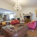 Rent 5 bedroom house of 699 m² in Rome