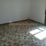 Rent 4 bedroom apartment of 90 m² in Padua