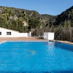 Rent 3 bedroom house of 228 m² in Benahavís