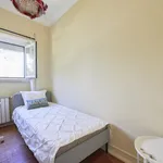 Rent a room of 140 m² in Lisbon