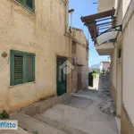 Affitto 4 camera appartamento di 89 m² in Palermo