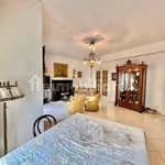 Rent 5 bedroom apartment of 140 m² in Naples