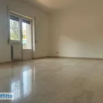 Affitto 5 camera appartamento di 148 m² in Rome