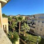  appartement avec 2 chambre(s) en location à Hyères