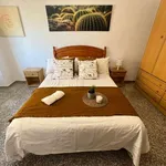 Rent a room of 130 m² in Valencia