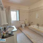 Affitto 4 camera appartamento di 140 m² in Palermo