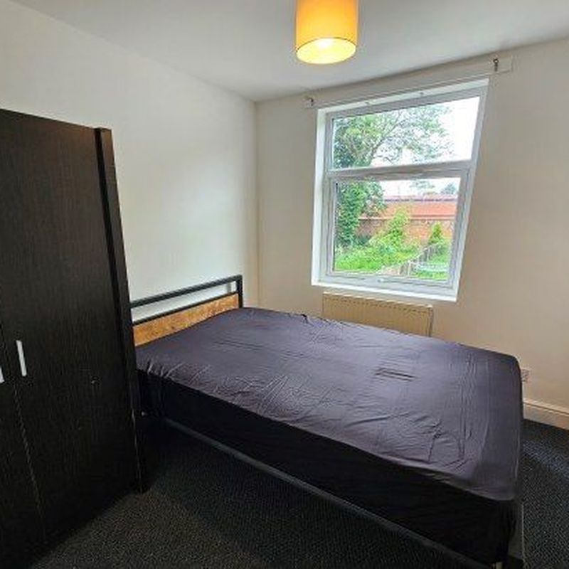 Room to rent in Poplar Road, Smethwick B66