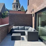 Recente nieuwbouwwoning met 3 slaapkamers en garage.