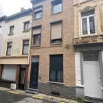 Maison de 200 m² avec 4 chambre(s) en location à Châtelet