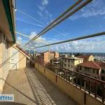 Appartamento arredato con terrazzo Centro