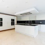 Rent 5 bedroom apartment in South East England