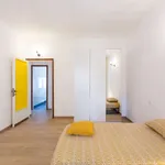 Rent a room of 80 m² in milan