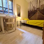 Rent a room of 180 m² in Madrid