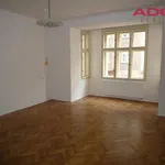 Pronajměte si 3 ložnic/e byt o rozloze 105 m² v Capital City of Prague