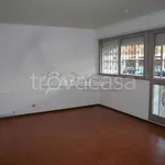 Rent 4 bedroom apartment of 125 m² in Roma