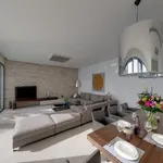 Alquilo 3 dormitorio casa de 375 m² en Majorca']