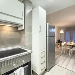 Rent 4 bedroom apartment of 75 m² in Barcelona