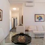 Rent 1 bedroom apartment of 85 m² in milan