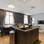 Appartement de 124 m² avec 2 chambre(s) en location à Paris