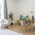 Rent 1 bedroom apartment of 431 m² in Málaga