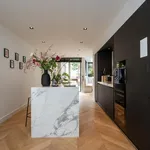 Huur 2 slaapkamer appartement van 158 m² in Amsterdam